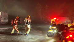 يافا: حريق كبير في مجموعة كرفانات والاطفائية تهرع للمكان